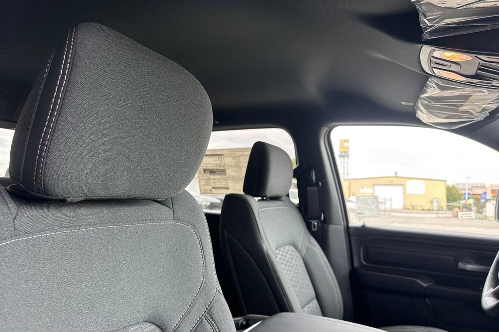 صورة مصغرة 15 لـ 2026 RAM 1500 EXPRESS