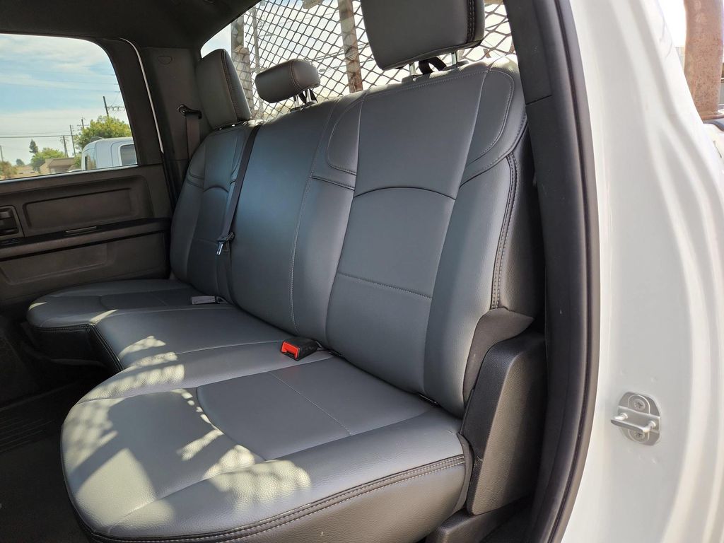 2023 RAM 2500 TRADESMAN CREW CAB 4X4 8' BOX — миниатюра 23