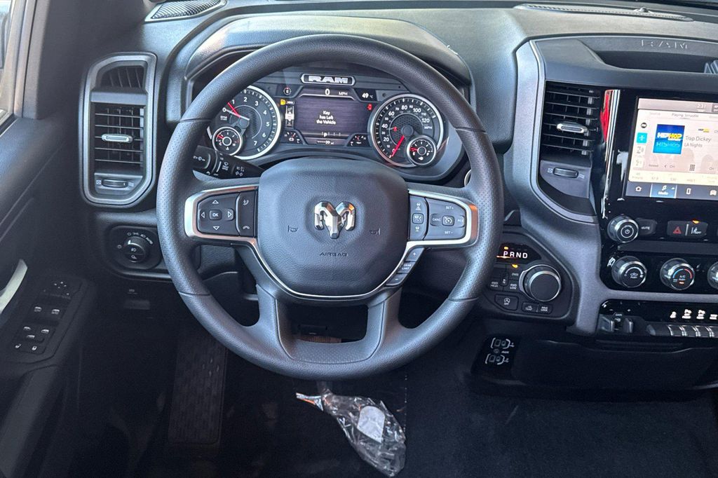 صورة مصغرة 13 لـ 2026 RAM 1500 WARLOCK CREW CAB 4X4 5'7' BOX