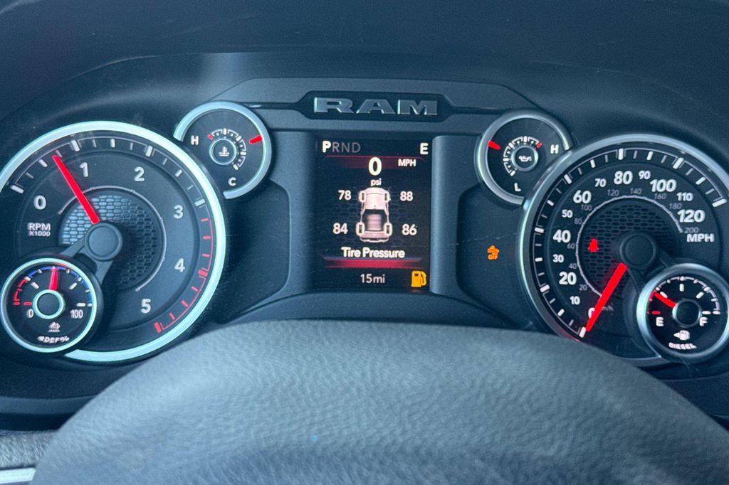 2026 RAM 2500 BLACK EXPRESS CREW CAB 4X4 6'4' BOX — миниатюра 23