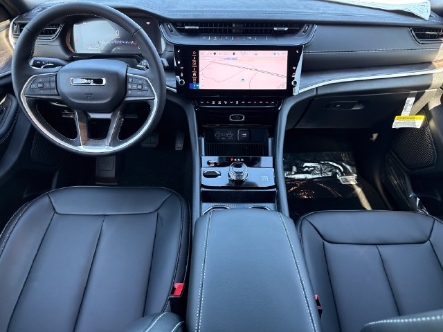 New 2027 Jeep Grand Cherokee Limited 4x2