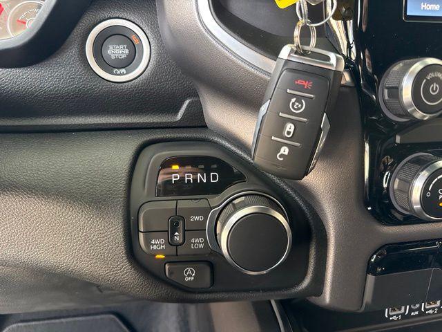 صورة مصغرة 28 لـ 2025 RAM 1500 TRADESMAN