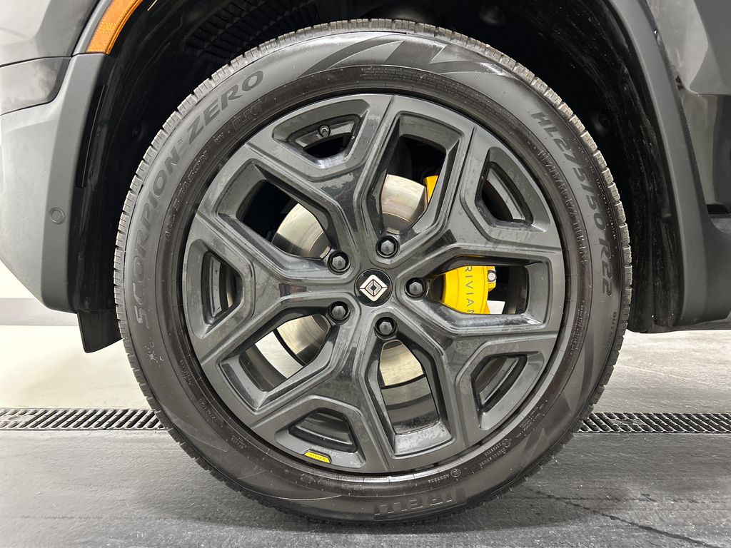2024 Rivian R1S ADVENTURE QUAD MOTOR LARGE PACK — фото 9