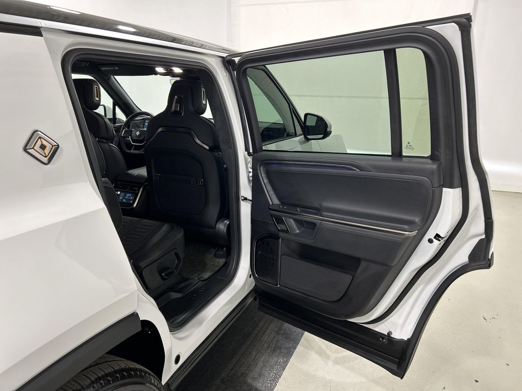 صورة مصغرة 19 لـ 2024 Rivian R1S ADVENTURE PACKAGE