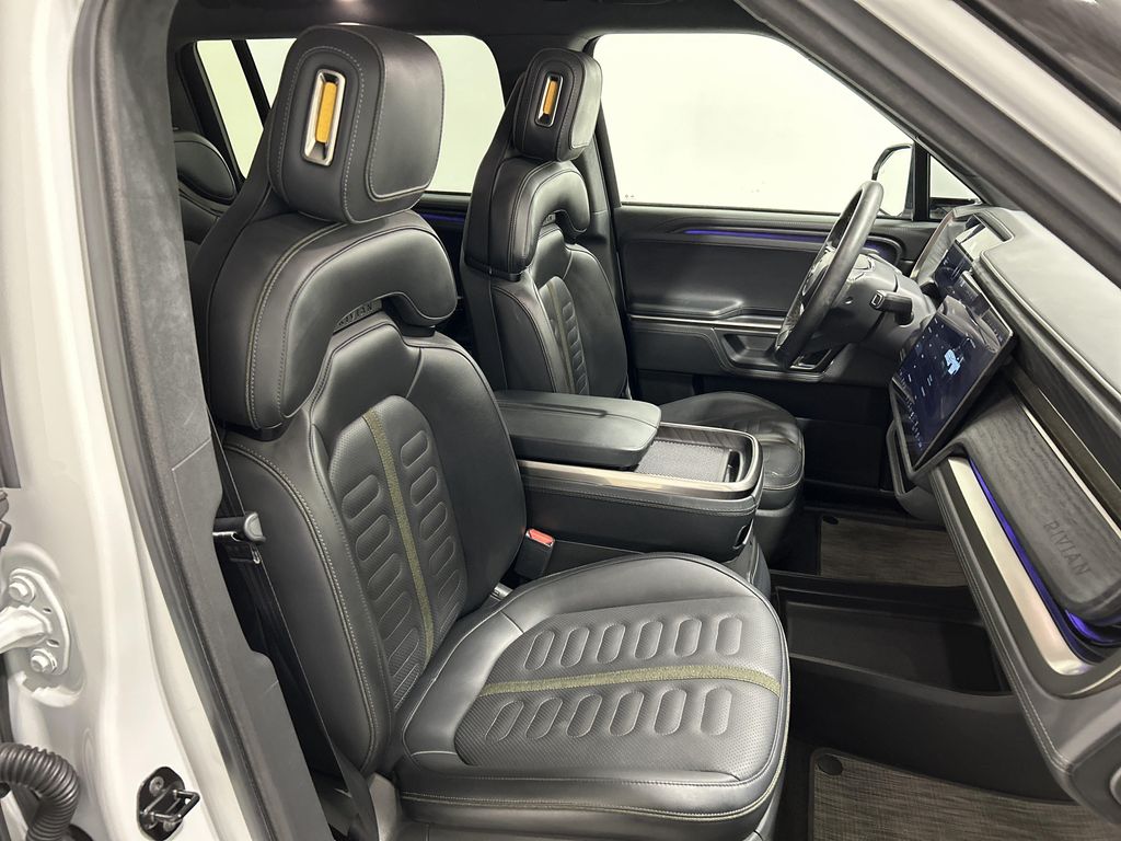 صورة مصغرة 24 لـ 2024 Rivian R1S ADVENTURE PACKAGE
