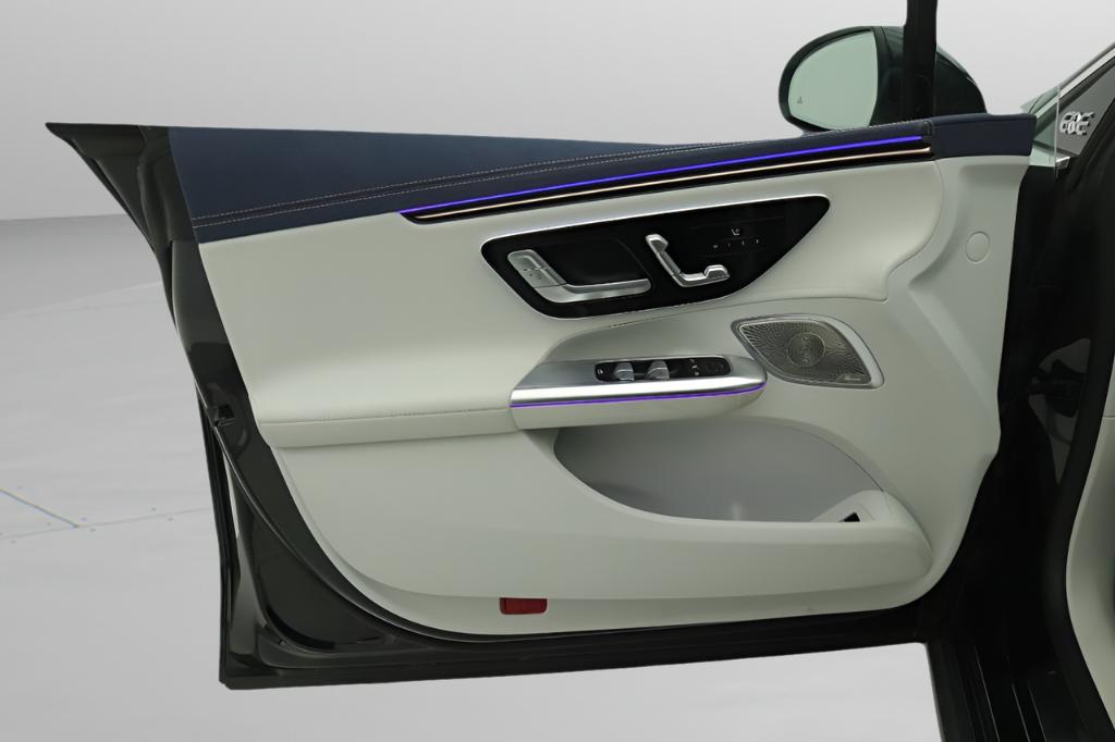2023 Mercedes-BENZ EQE — миниатюра 17