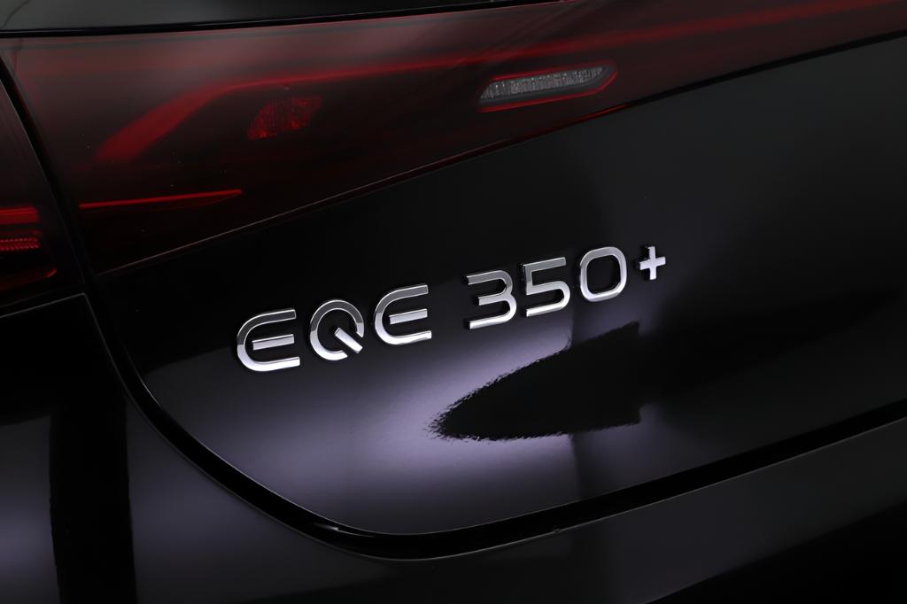 2023 Mercedes-BENZ EQE — миниатюра 19