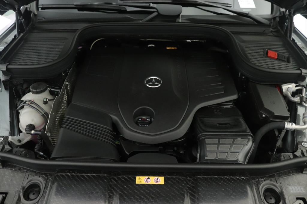 2026 Mercedes-BENZ GLS photo 10