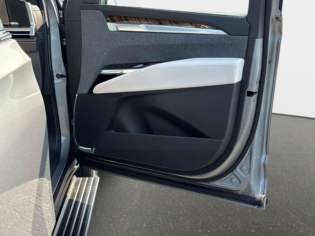 صورة 10 لـ 2026 Cadillac ESCALADE ESV SPORT PLATINUM