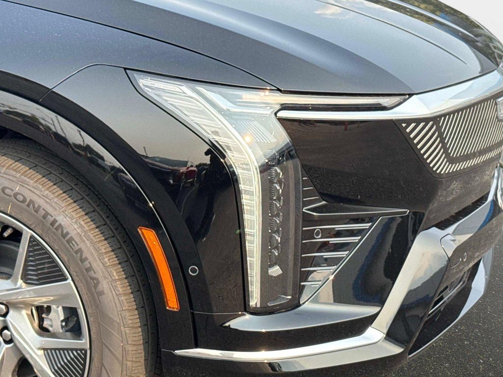2027 Cadillac OPTIQ LUXURY — фото 7