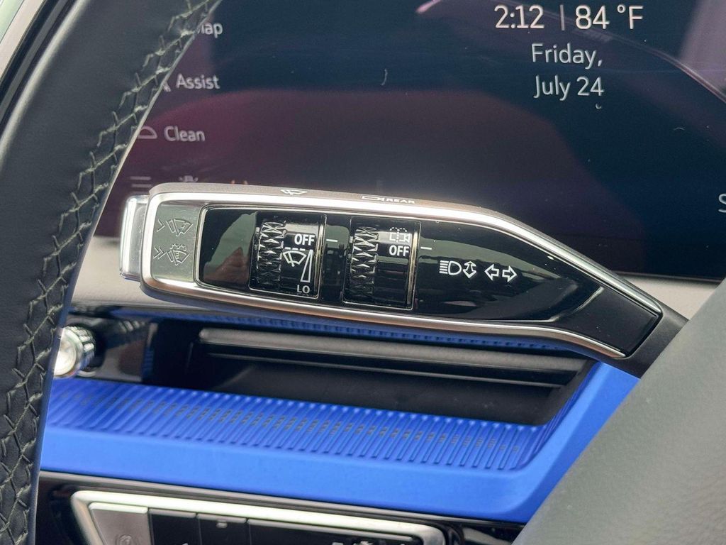 2025 Cadillac OPTIQ LUXURY 1 AWD — фото 8