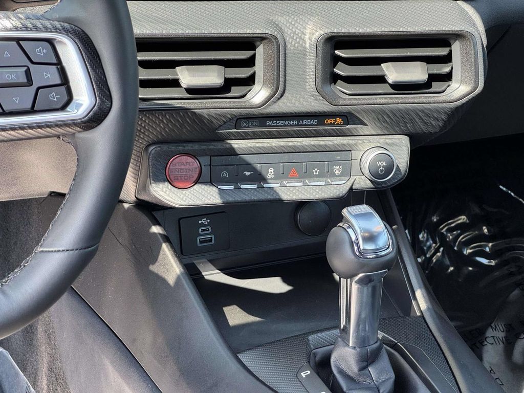 2025 FORD MUSTANG ECOBOOST 照片 4