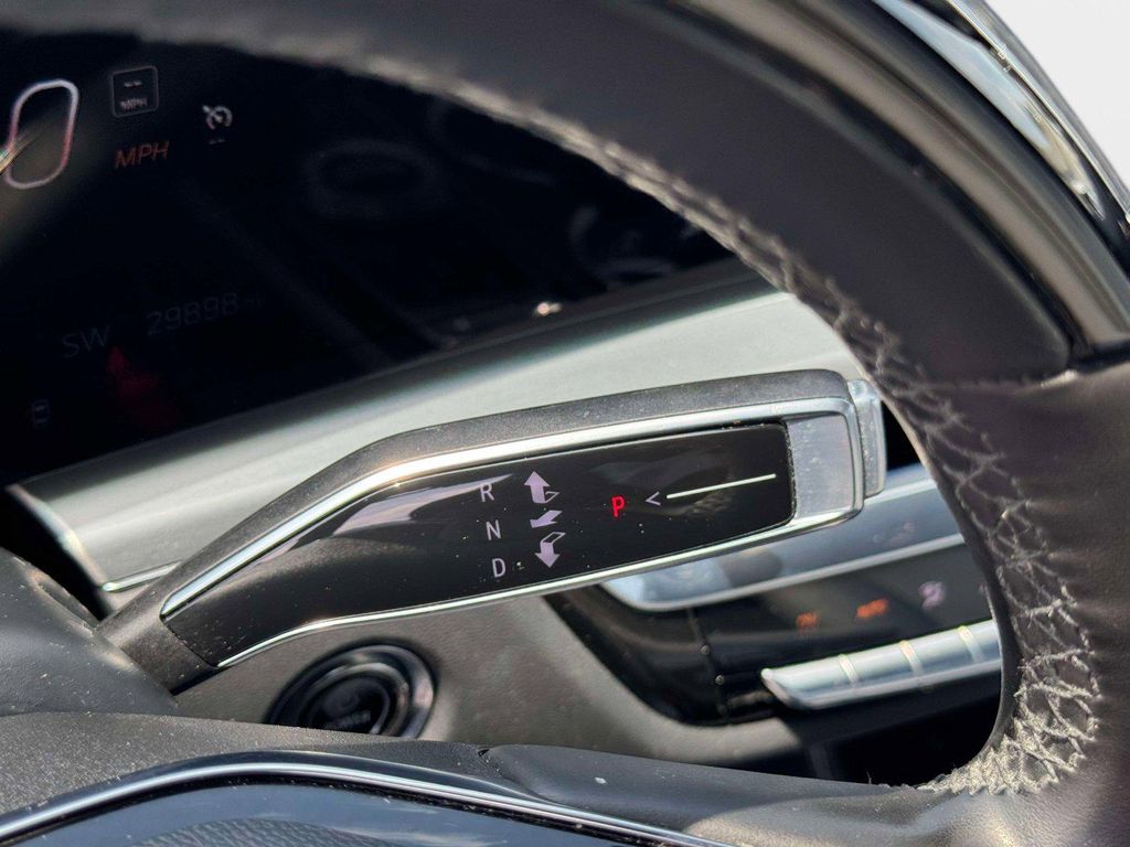 صورة 10 لـ 2023 Cadillac LYRIQ LUXURY