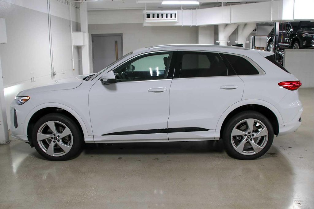 صورة 2 لـ 2025 AUDI Q5 PREMIUM PLUS TFSI QUATTRO S TRONIC