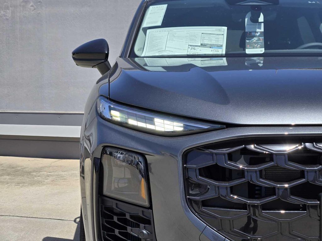 صورة 6 لـ 2026 AUDI Q3 TFSI QUATTRO S TRONIC