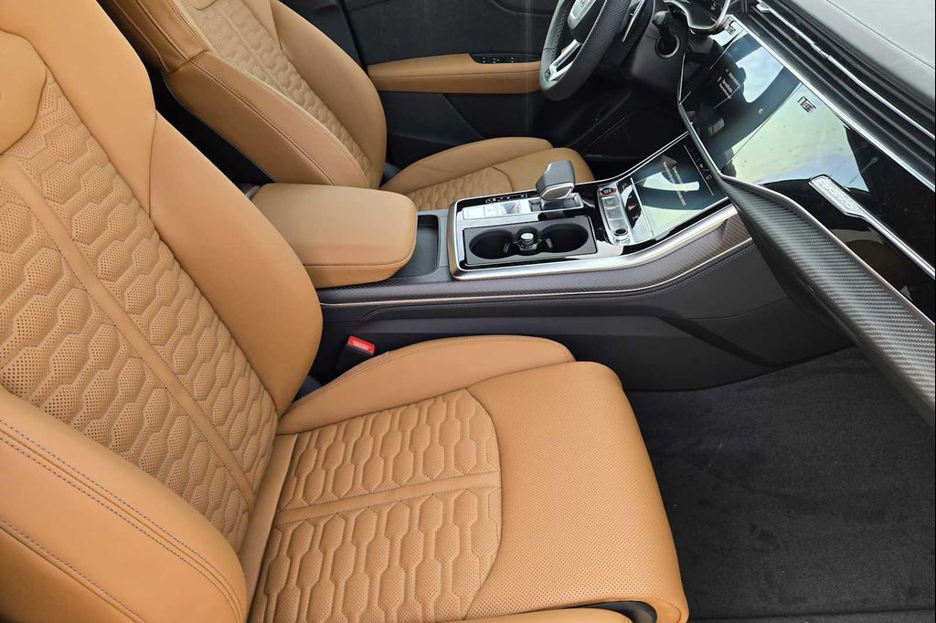 صورة 9 لـ 2026 AUDI RS Q8 4.0T