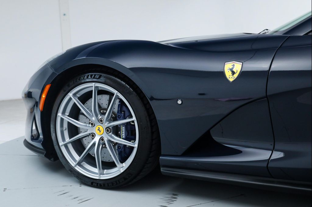 صورة مصغرة 17 لـ 2022 Ferrari 812 GTS CONVERTIBLE