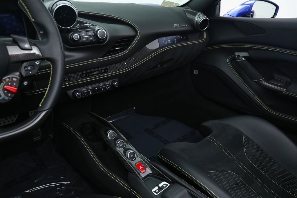 2022 Ferrari F8 SPIDER CONVERTIBLE 缩略图 33