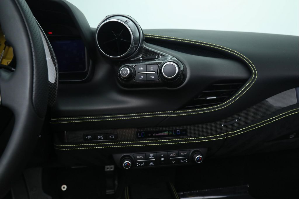 2022 Ferrari F8 SPIDER CONVERTIBLE 缩略图 31
