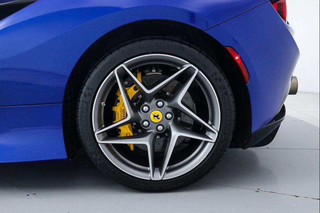 2022 Ferrari F8 SPIDER CONVERTIBLE 缩略图 40