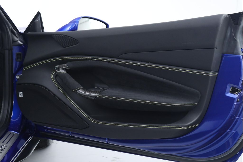 2022 Ferrari F8 SPIDER CONVERTIBLE 缩略图 20
