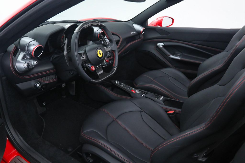 صورة 2 لـ 2023 Ferrari F8 SPIDER CONVERTIBLE