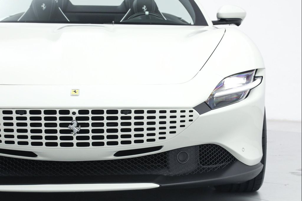2025 Ferrari ROMA SPIDER CONVERTIBLE — фото 15
