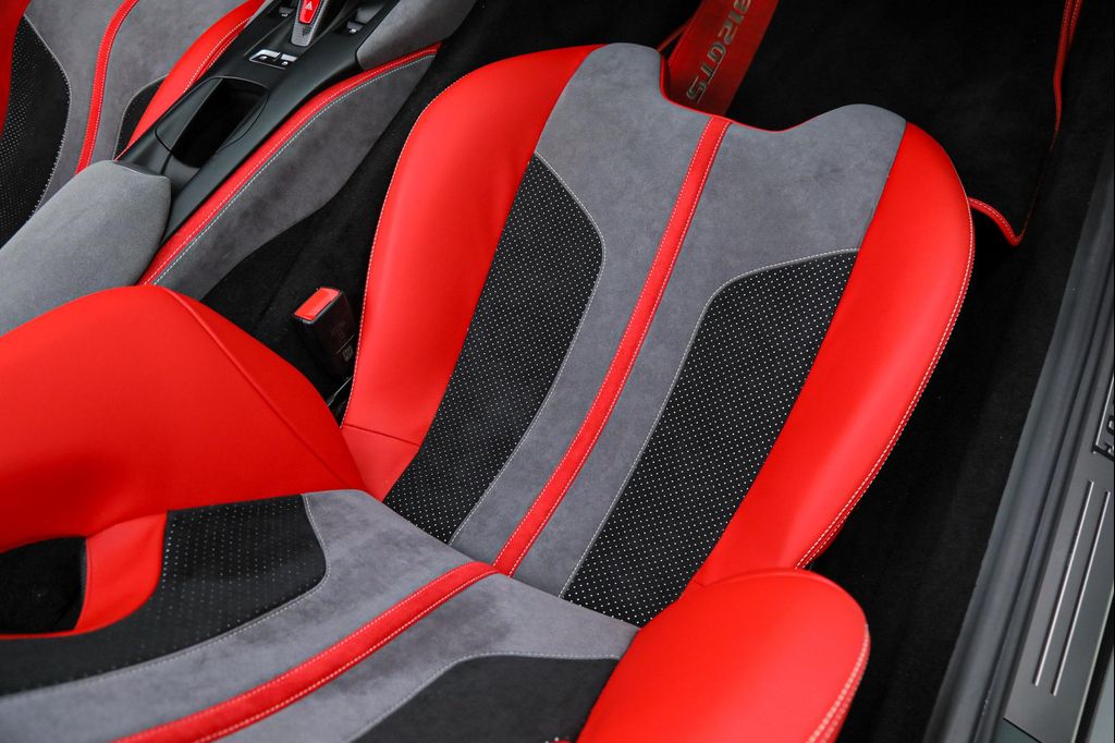 2022 Ferrari 812 GTS CONVERTIBLE — миниатюра 28