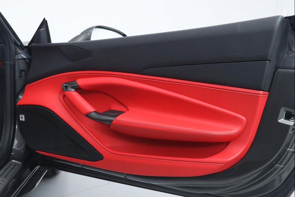 صورة مصغرة 20 لـ 2023 Ferrari F8 SPIDER CONVERTIBLE