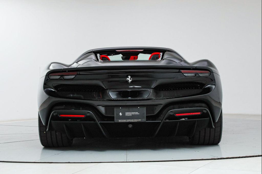 صورة 8 لـ 2025 Ferrari 296 GTS CONVERTIBLE