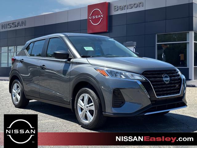 New 2025 Nissan Kicks Play S