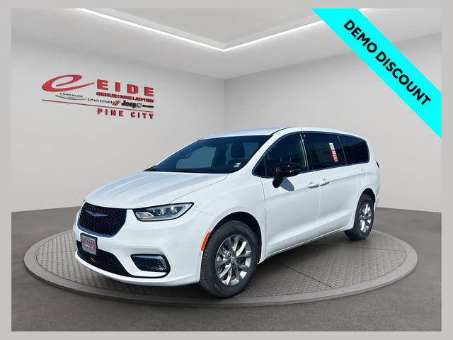 New 2026 Chrysler Pacifica L