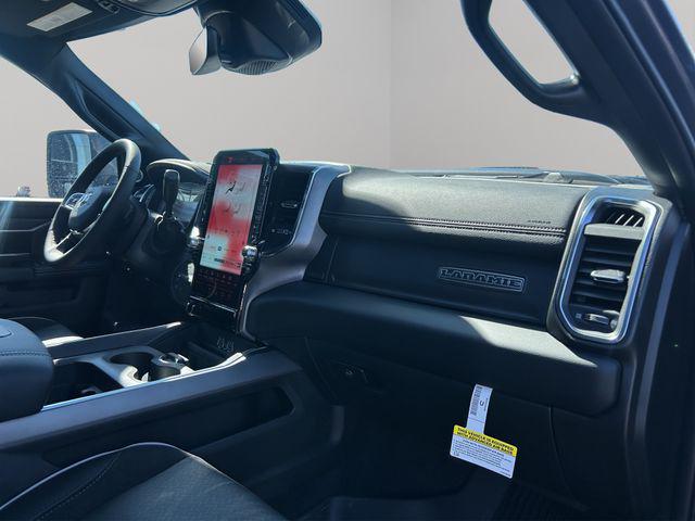 2026 RAM 3500 LARAMIE CREW CAB 4X4 6'4' BOX — миниатюра 27