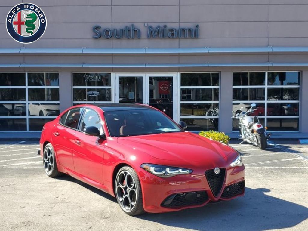 New 2025 Alfa Romeo Giulia Base