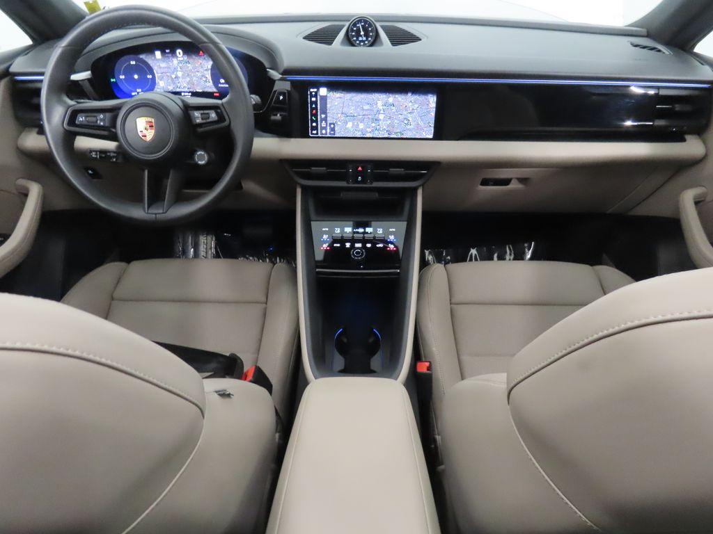 صورة مصغرة 15 لـ 2025 Porsche MACAN 4