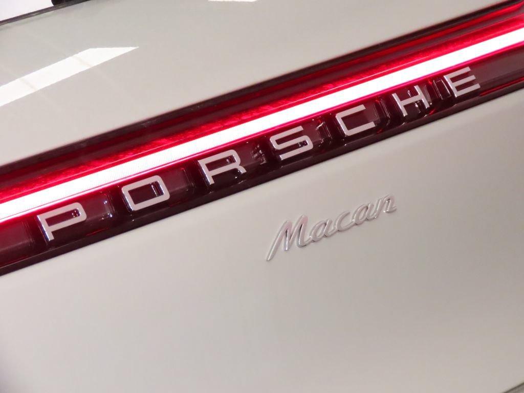 2026 Porsche MACAN BASE — миниатюра 12