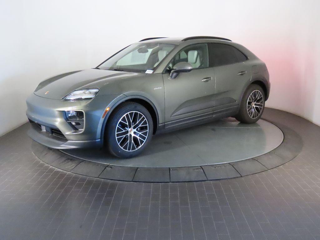 New 2026 Porsche Macan 4