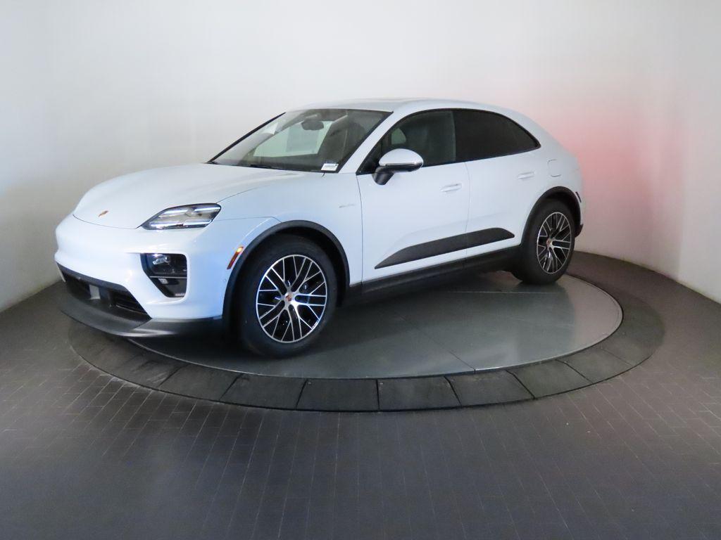 New 2026 Porsche Macan Base