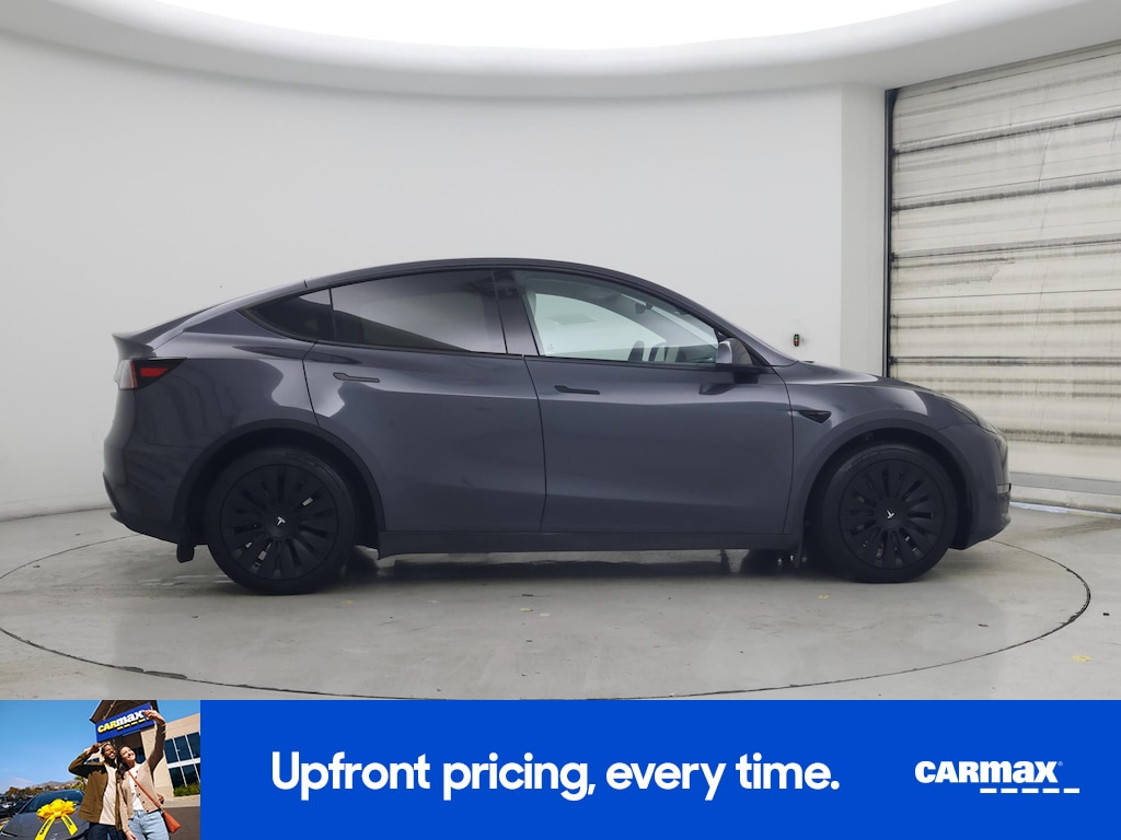 TESLA MODEL Y LONG RANGE - 9