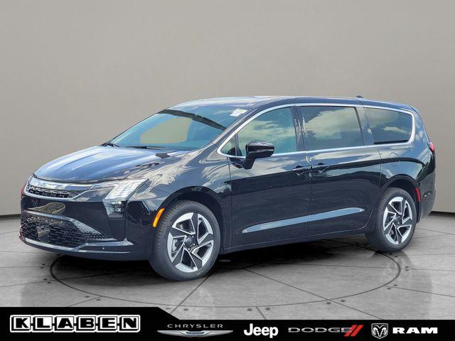 New 2027 Chrysler Pacifica LIMITED