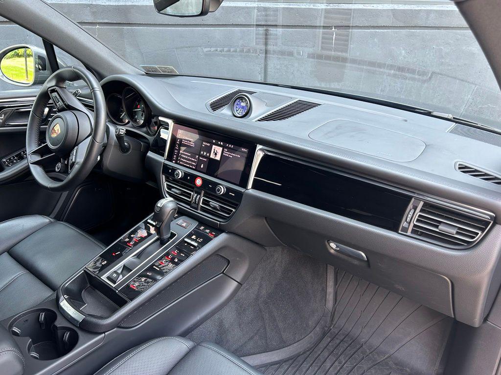 2026 Porsche MACAN T — миниатюра 21