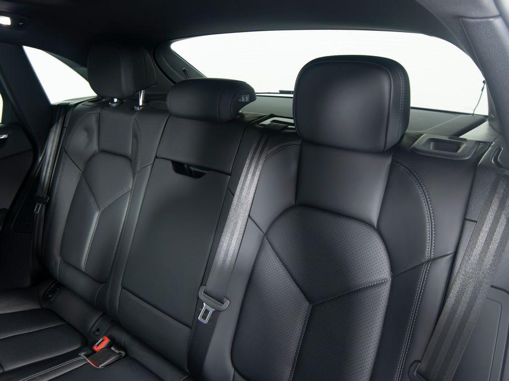صورة مصغرة 34 لـ 2021 Porsche MACAN