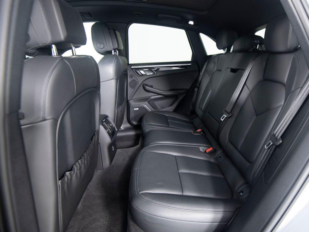 صورة مصغرة 33 لـ 2021 Porsche MACAN