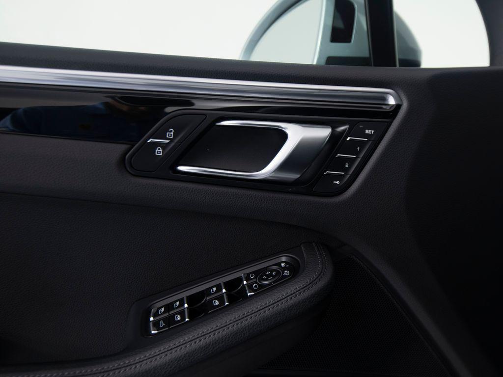 صورة مصغرة 14 لـ 2021 Porsche MACAN