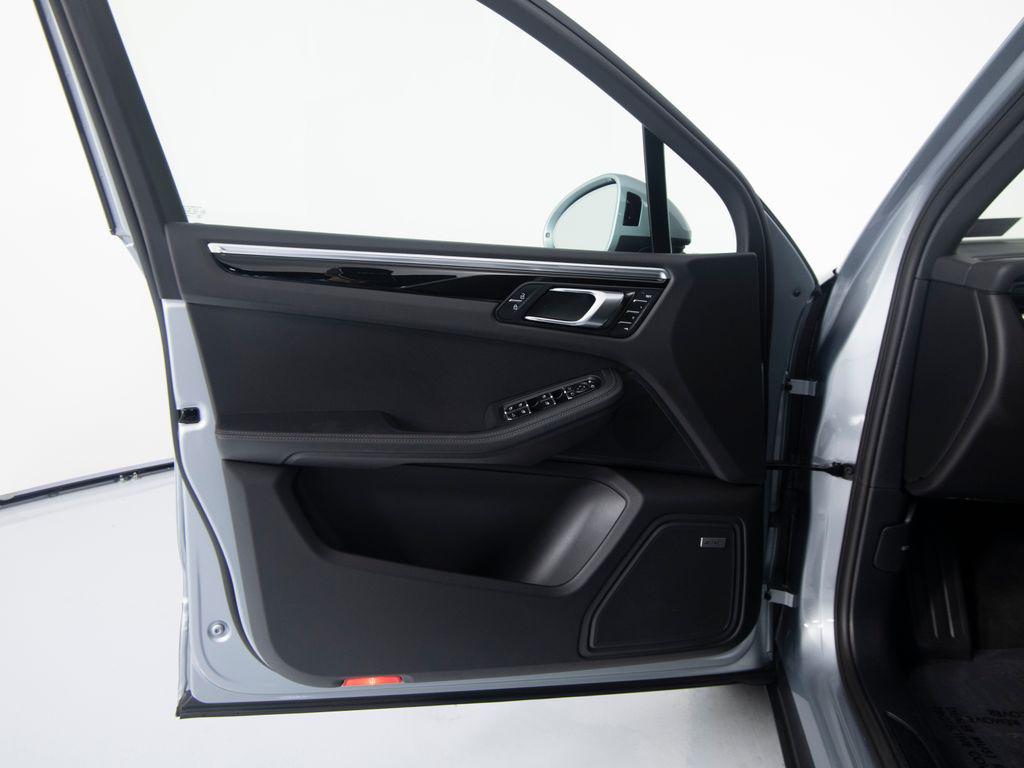 صورة مصغرة 13 لـ 2021 Porsche MACAN