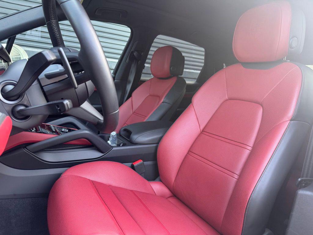 2026 Porsche CAYENNE — миниатюра 14