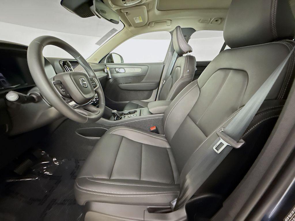 2026 Volvo XC40 CORE, B5 AWD GAS (MILD HYBRID), DARK 照片 20