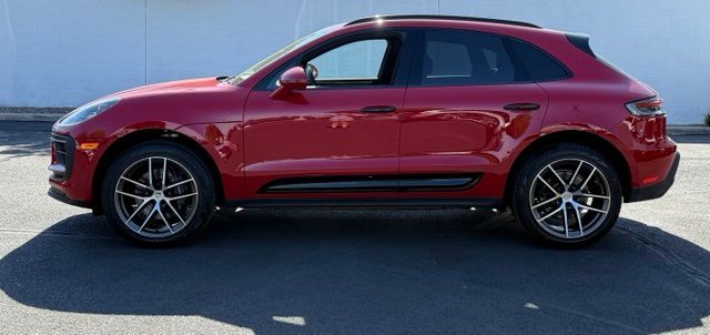 2025 Porsche MACAN — фото 2