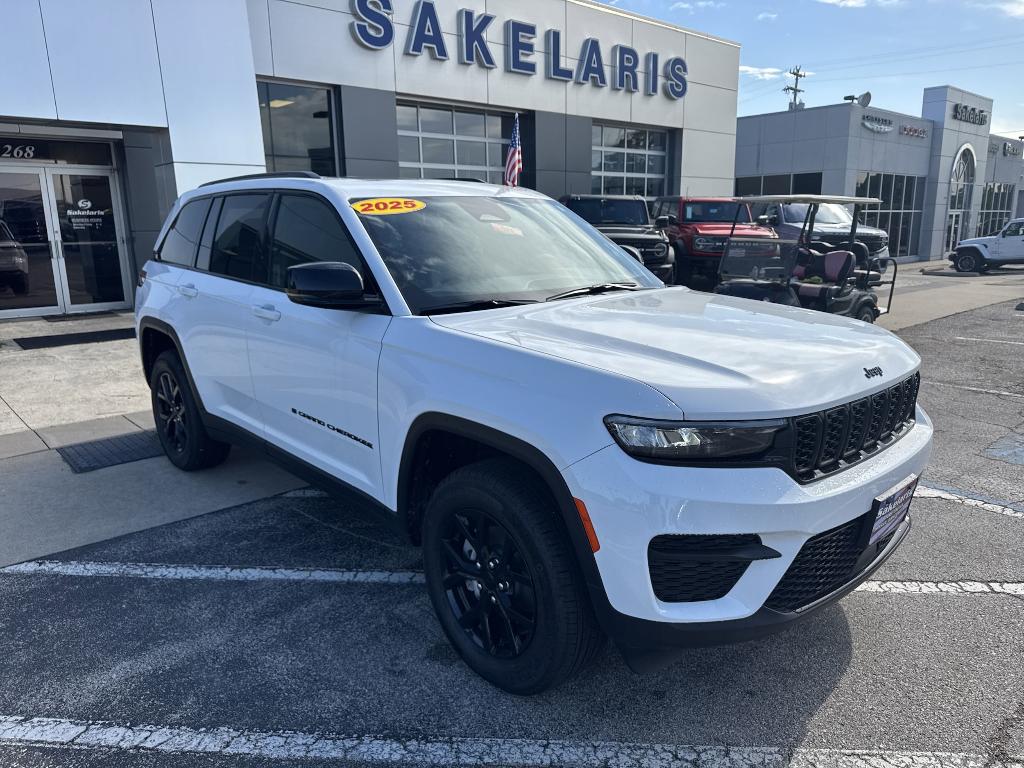New 2025 Jeep Grand Cherokee Laredo