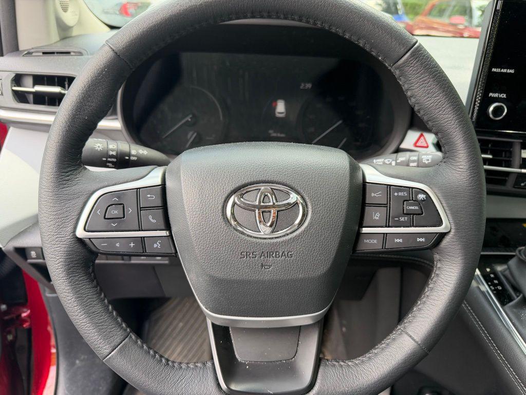 TOYOTA SIENNA - 8